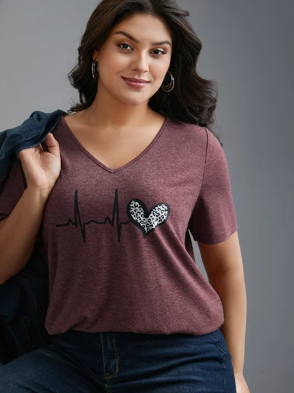 women's tops for those who want to add a bit of flair and personality to their looksV Neck Heart Print T-Shirt