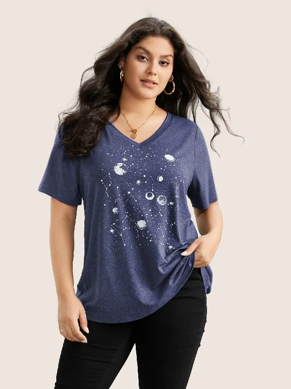 women's tops for those who want to show off their figure in a flattering wayMoon and Star Print V Neck T-shirt