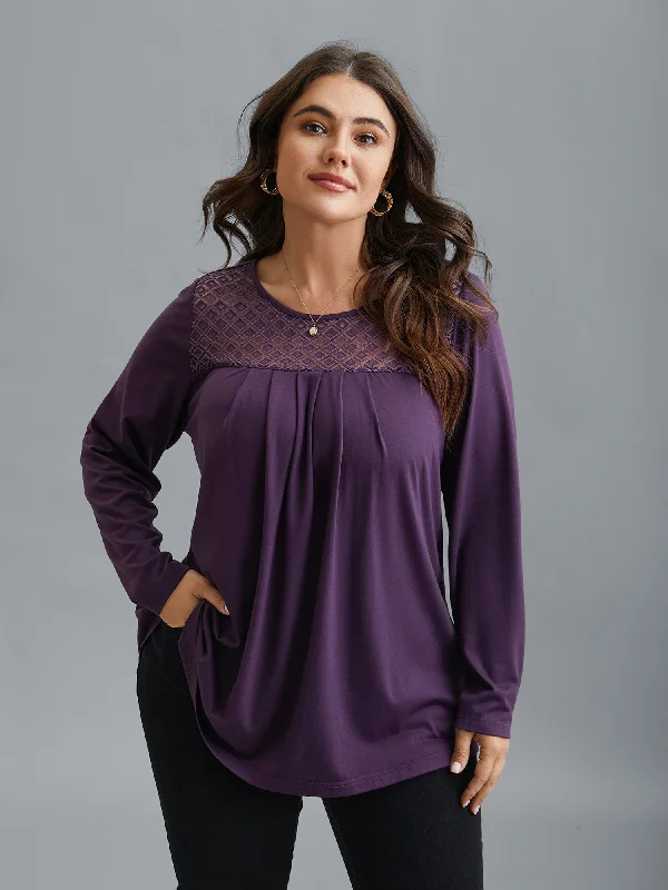 women's tops for those who want to add a personal touch to their wardrobe with unique and one-of-a-kind piecesCrew Neck Lace Detail Pleated T-Shirt