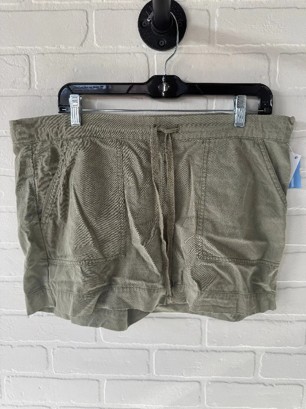 women's distressed denim shortsShorts By Cabi In Green, Size: 10