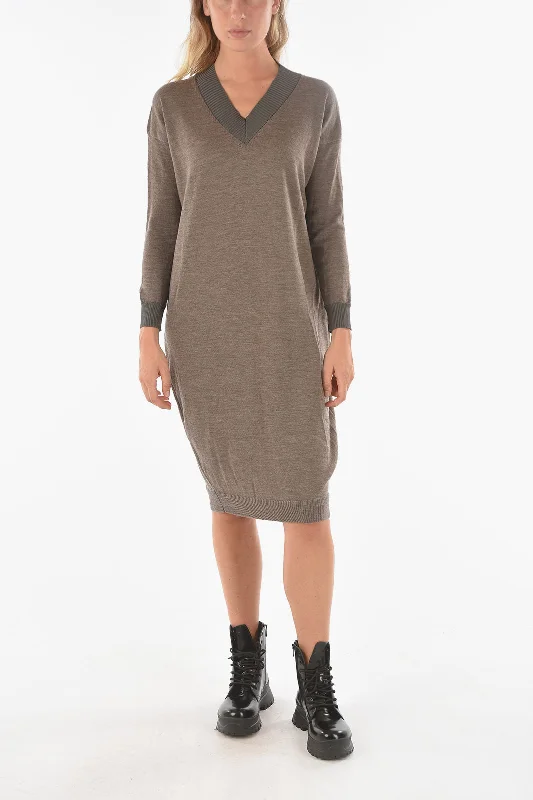 Soft Knitted SweatersIxos Knitted SWAPS Midi Dress with V Neckline