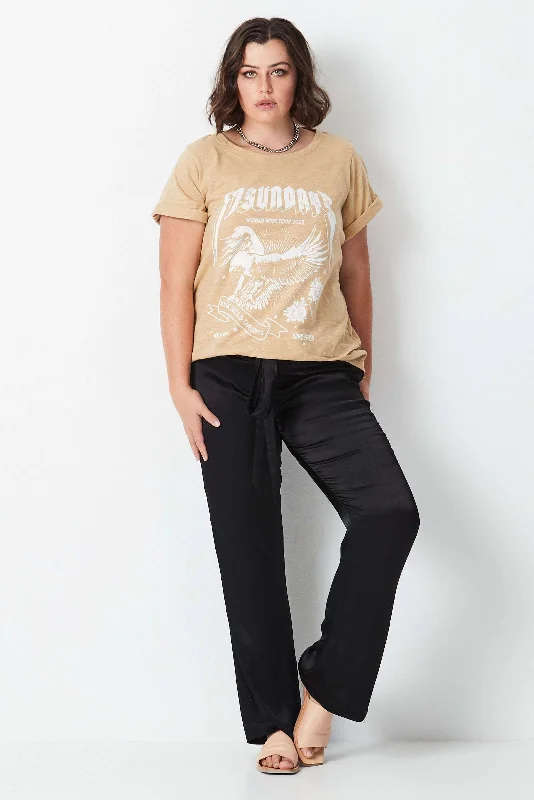 women's tops with built-in brasOn Tour Tee - Wheat