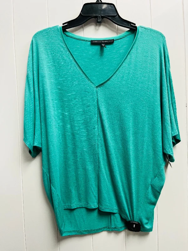 women's tops for those who want to add a bit of flair and personality to their looksTop Short Sleeve Basic By White House Black Market In Green, Size: Xxs